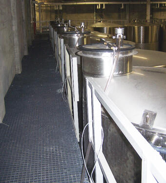 winery_walkway