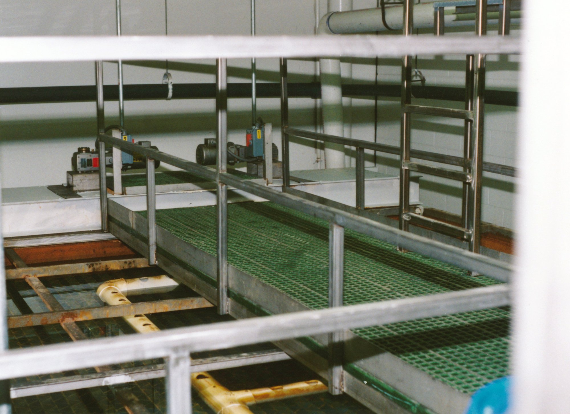 Coca_Cola_Green_Molded_Grating_Grated_Flooring