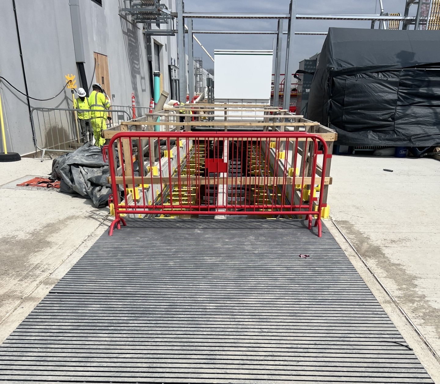 Trench grate cover in a data center