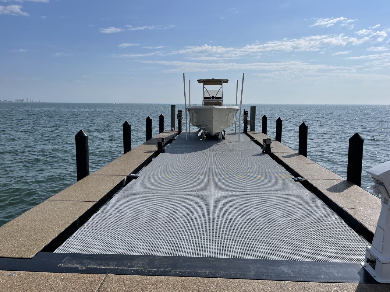 Micro mesh boat hoist