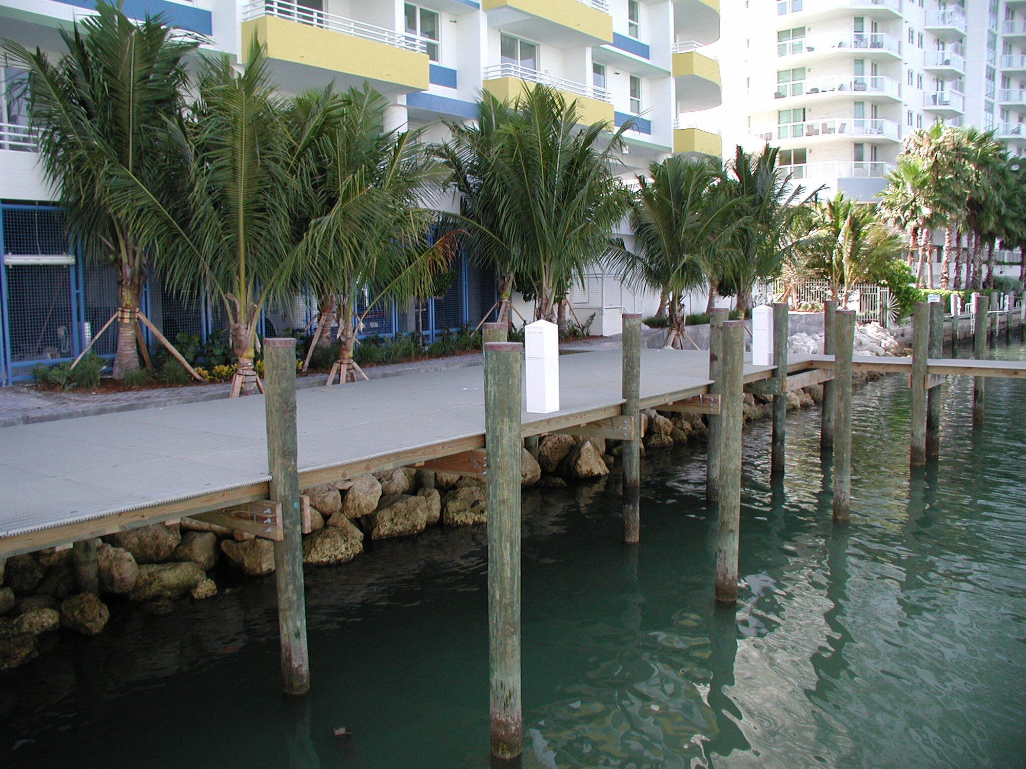 Pultruded FRP grating boardwalk