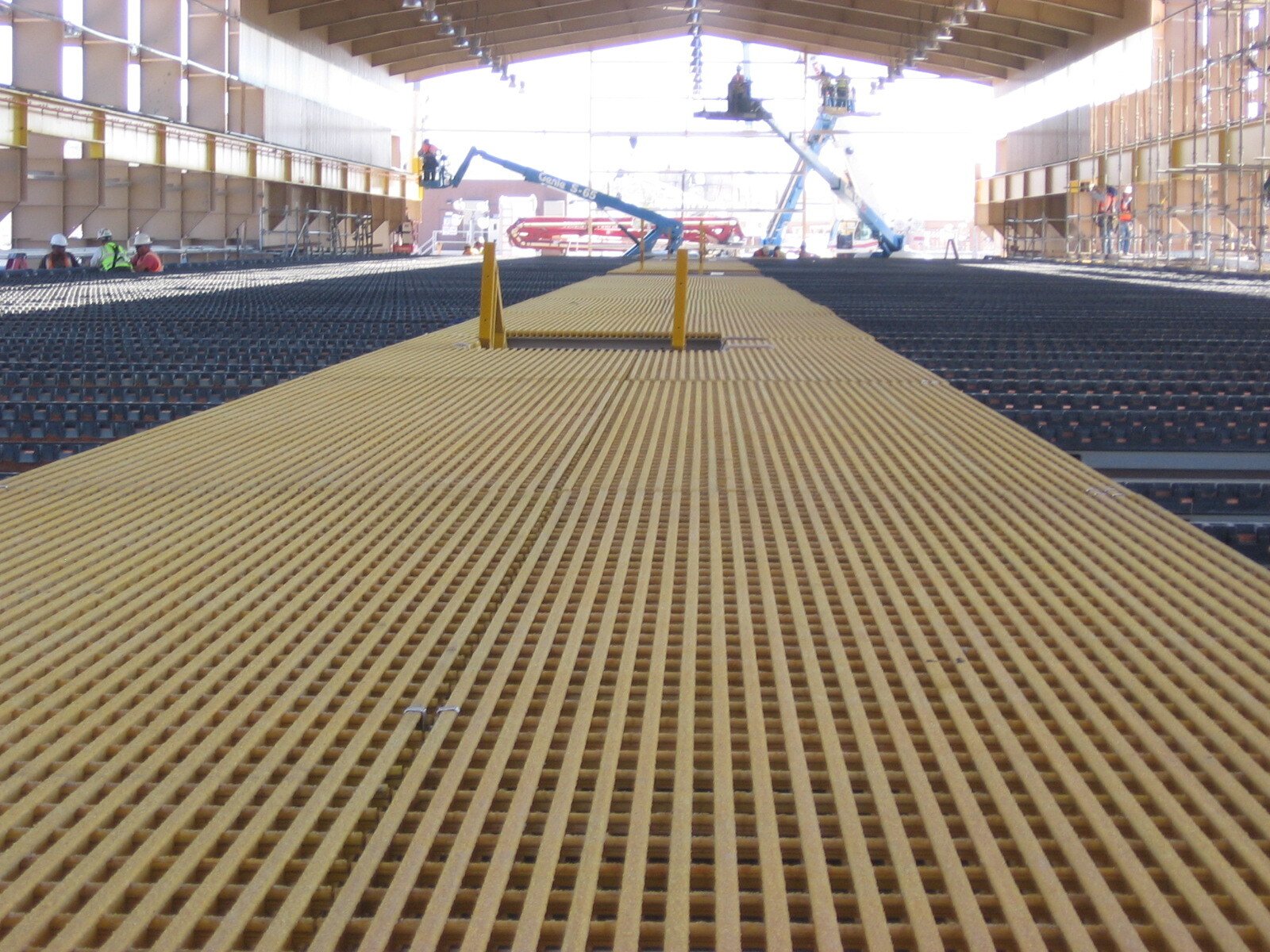 Pultruded grating safe-t-span platform in mining