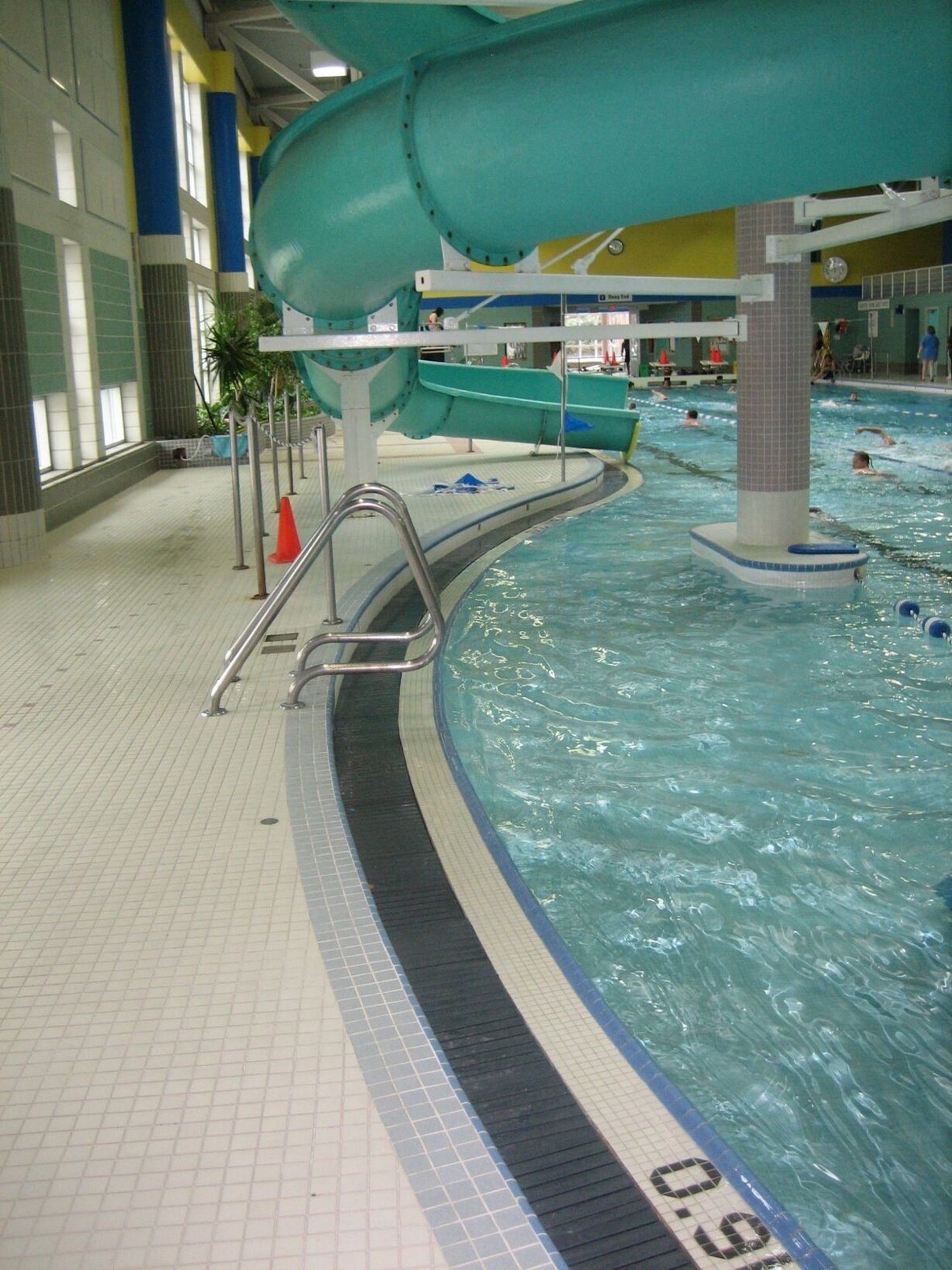 FRP pool grating at a waterpark