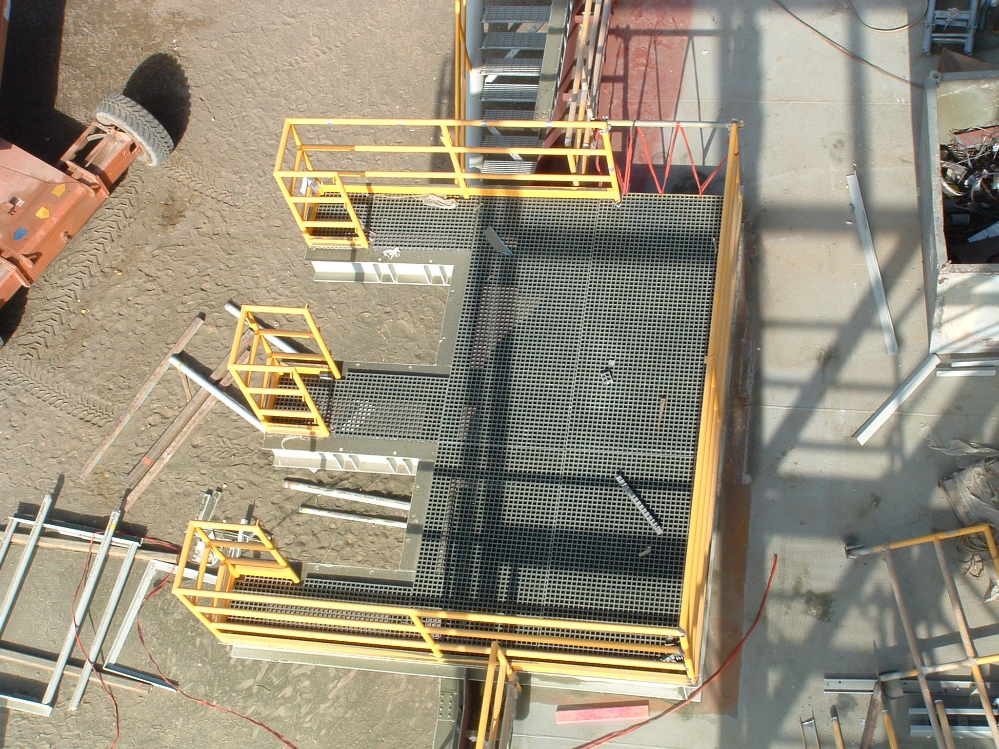 Why Choose FRP Grating vs a Steel Grating Platform