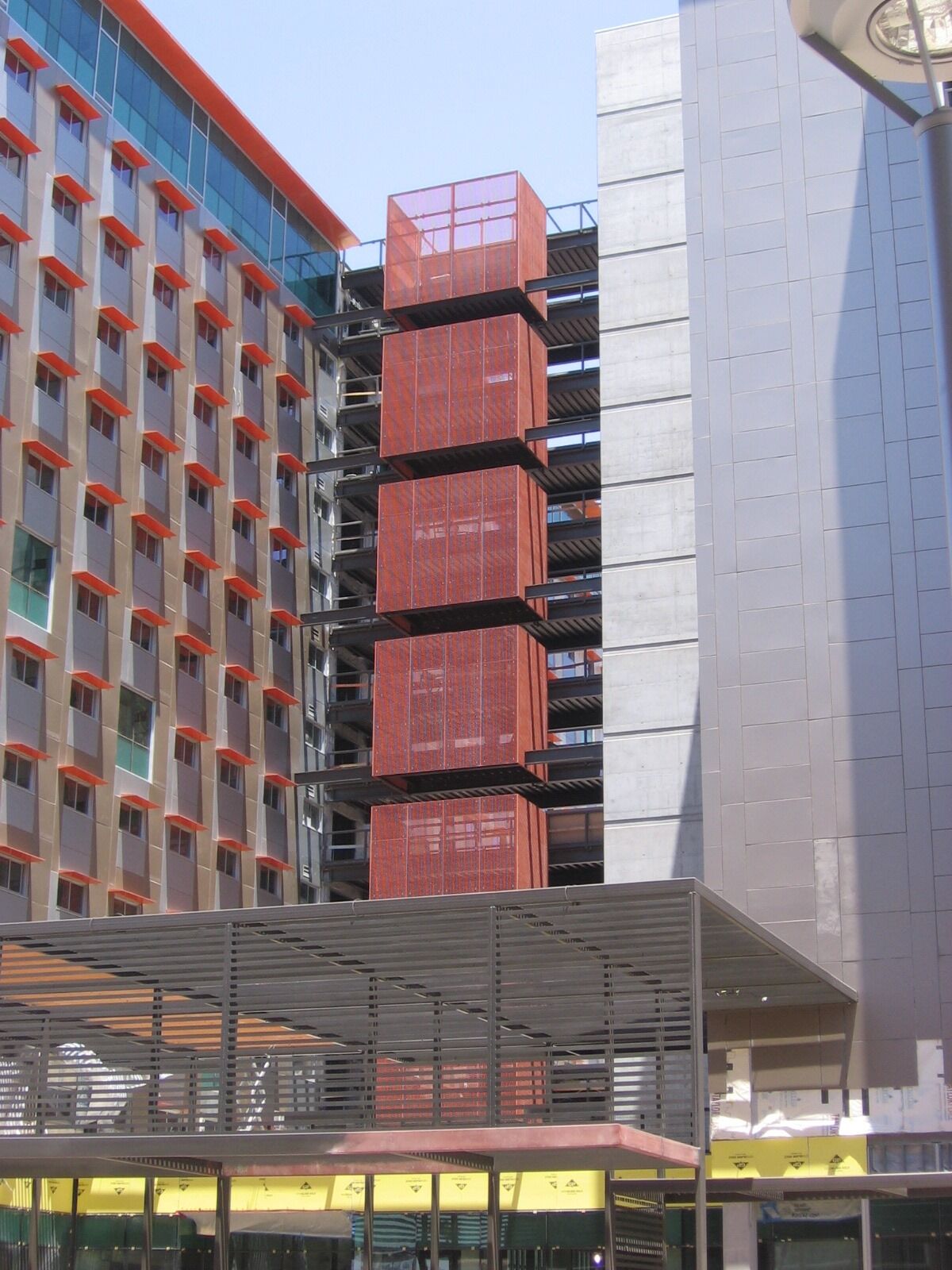 University-molded-grating-exterior-sunshades